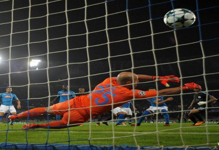 City Tundukkan Napoli 4-2